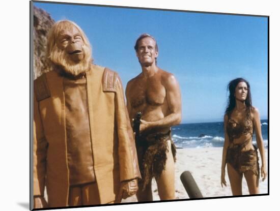 PLANET OF THE APES, 1968 directed by FRANKLYN J. SCHAFFNER Maurice Evans, Charlton Heston and Linda-null-Mounted Photo