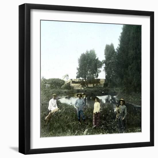 Plantation Workers on the Island of Java (Indonesia), around 1900-Leon, Levy et Fils-Framed Photographic Print