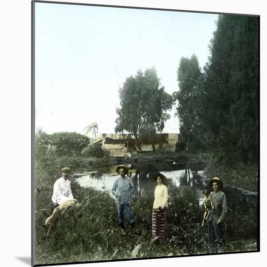 Plantation Workers on the Island of Java (Indonesia), around 1900-Leon, Levy et Fils-Mounted Photographic Print