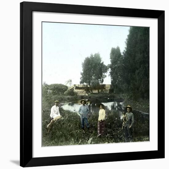 Plantation Workers on the Island of Java (Indonesia), around 1900-Leon, Levy et Fils-Framed Photographic Print