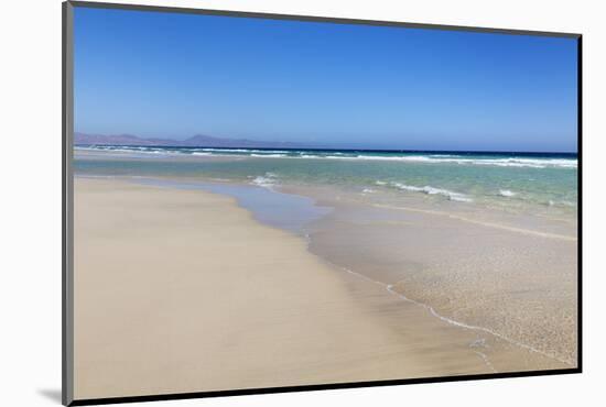 Playa De Sotavento, Risco Del Paso, Fuerteventura, Canary Islands, Spain, Atlantic, Europe-Markus Lange-Mounted Photographic Print