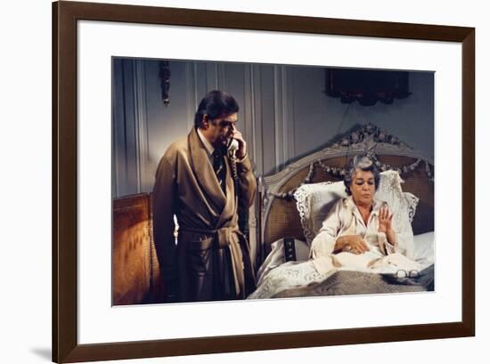 POLICE PYTHON, 1976 directed by ALAIN CORNEAU Francois Perier and Simone Signoret (photo)-null-Framed Photo