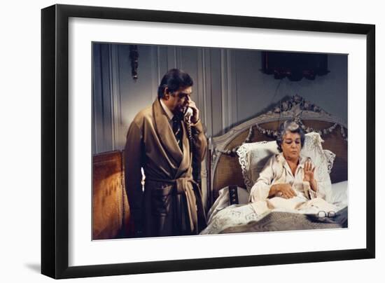 POLICE PYTHON, 1976 directed by ALAIN CORNEAU Francois Perier and Simone Signoret (photo)-null-Framed Photo