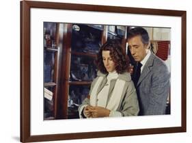 POLICE PYTHON, 1976 directed by ALAIN CORNEAU Stefania Sandrelli and Yves Montand (photo)-null-Framed Photo