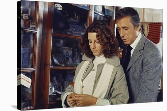POLICE PYTHON, 1976 directed by ALAIN CORNEAU Stefania Sandrelli and Yves Montand (photo)-null-Stretched Canvas