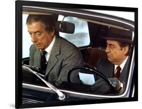 POLICE PYTHON, 1976 directed by ALAIN CORNEAU Yves Montand and Francois Perier (photo)-null-Framed Photo