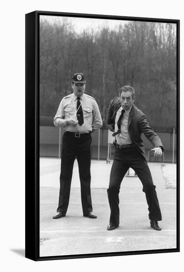 POLICE PYTHON, 1976 directed by ALAIN CORNEAU Yves Montand (b/w photo)-null-Framed Stretched Canvas