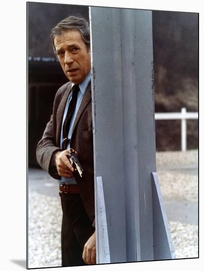 POLICE PYTHON, 1976 directed by ALAIN CORNEAU Yves Montand (photo)-null-Mounted Photo