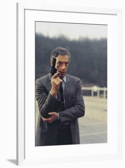 POLICE PYTHON, 1976 directed by ALAIN CORNEAU Yves Montand (photo)-null-Framed Photo
