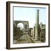 Pompeii (Italy), the Arch of Triumph and the Forum Road, Circa 1890-1895-Leon, Levy et Fils-Framed Photographic Print