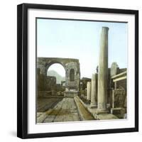 Pompeii (Italy), the Arch of Triumph and the Forum Road, Circa 1890-1895-Leon, Levy et Fils-Framed Photographic Print