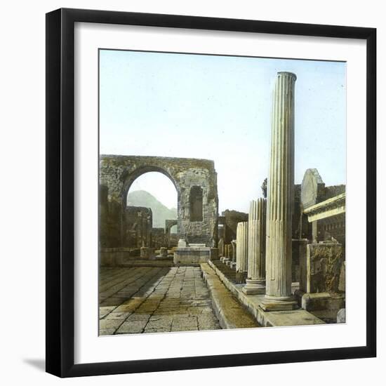 Pompeii (Italy), the Arch of Triumph and the Forum Road, Circa 1890-1895-Leon, Levy et Fils-Framed Photographic Print