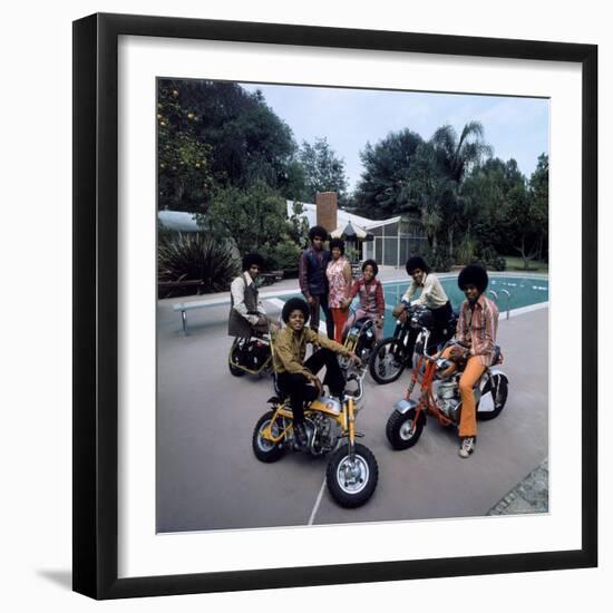 Pop Group Jackson Five: Jackie, Parents Joe and Katherine, Marlon, Tito, Jermaine and Michael-John Olson-Framed Premium Photographic Print