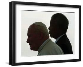 Pope John Paul II and South African President Nelson Mandela-null-Framed Premium Photographic Print