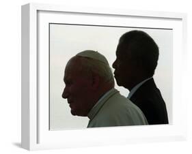 Pope John Paul II and South African President Nelson Mandela-null-Framed Photographic Print