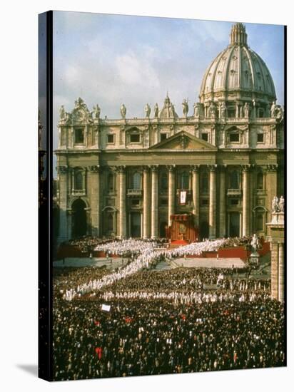 Pope Paul VI in Front of St. Peter's During 2nd Vatican Council-Carlo Bavagnoli-Stretched Canvas