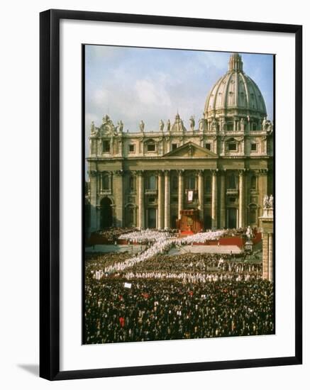 Pope Paul VI in Front of St. Peter's During 2nd Vatican Council-Carlo Bavagnoli-Framed Photographic Print