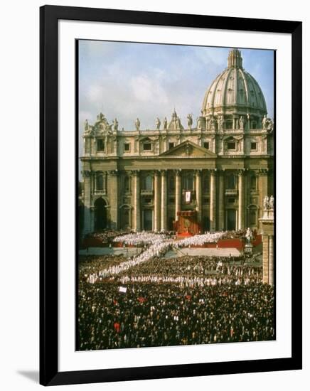 Pope Paul VI in Front of St. Peter's During 2nd Vatican Council-Carlo Bavagnoli-Framed Photographic Print