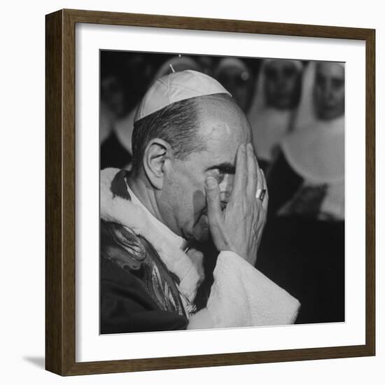 Pope Paul Vi, Officiating at Ash Wednesday Service in Santa Sabina Church-Carlo Bavagnoli-Framed Photographic Print