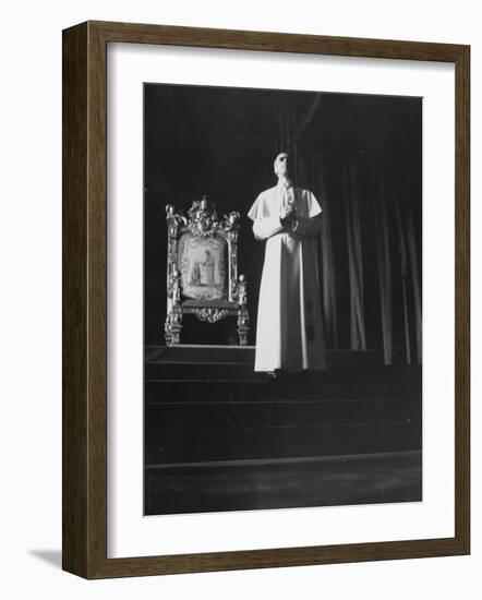 Pope Pius Xii Speaking at the Press Conference-null-Framed Photographic Print