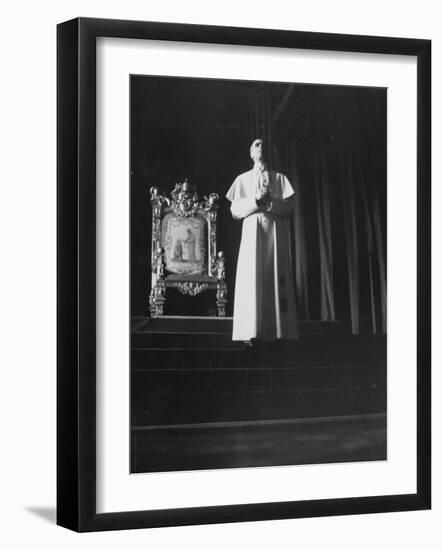 Pope Pius Xii Speaking at the Press Conference-null-Framed Photographic Print