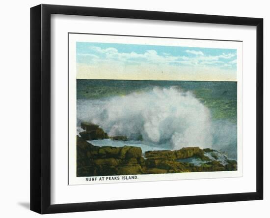 Portland, Maine - Peaks Island View of the Surf-Lantern Press-Framed Art Print
