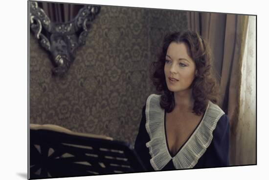 PORTRAIT by GROUPE with DAME, 1976 directed by ALEKSANDER PETROVI Romy Schneider (photo)-null-Mounted Photo