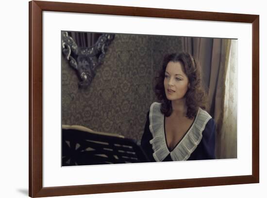 PORTRAIT by GROUPE with DAME, 1976 directed by ALEKSANDER PETROVI Romy Schneider (photo)-null-Framed Photo