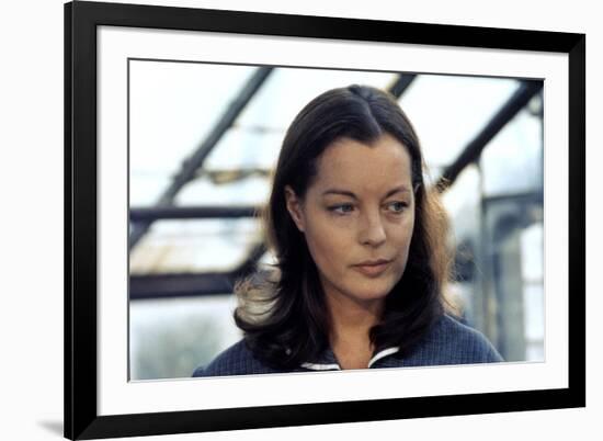 PORTRAIT by GROUPE with DAME, 1976 directed by ALEKSANDER PETROVI Romy Schneider (photo)-null-Framed Photo