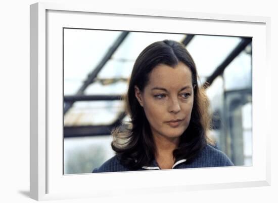 PORTRAIT by GROUPE with DAME, 1976 directed by ALEKSANDER PETROVI Romy Schneider (photo)-null-Framed Photo