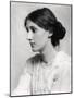 Portrait De La Romanciere Britannique Virginia Woolf (1882-1941).-George Charles Beresford-Mounted Giclee Print