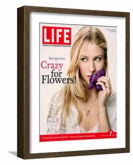 Portrait of Actress Emilie De Ravin Holding an Orchid Flower, April 7, 2006-Karina Taira-Framed Photographic Print