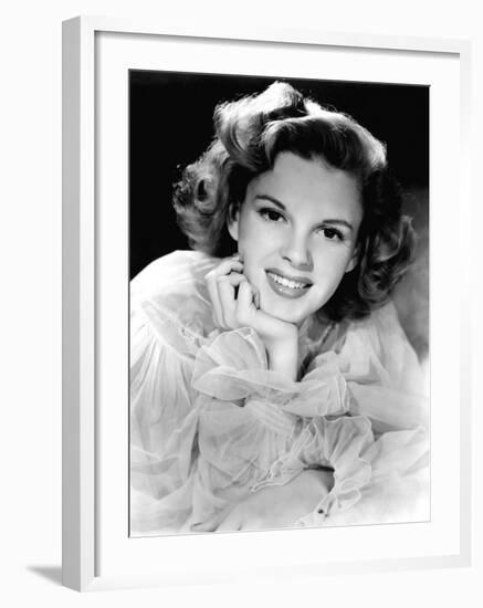 Portrait of Judy Garland, 1943 Portrait-null-Framed Photo