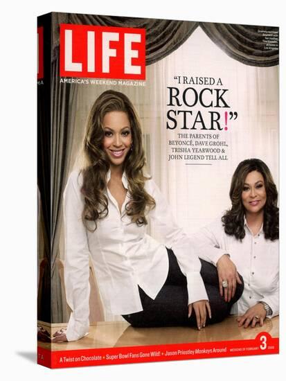 Portrait of Pop Music Star Beyonce and Mother Tina Knowles at Home, February 3, 2006-Karina Taira-Stretched Canvas