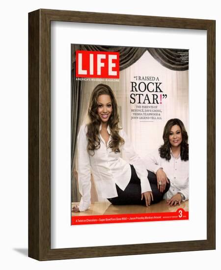 Portrait of Pop Music Star Beyonce and Mother Tina Knowles at Home, February 3, 2006-Karina Taira-Framed Photographic Print