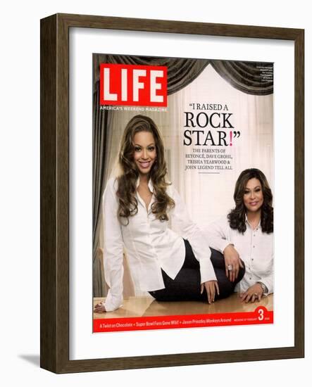 Portrait of Pop Music Star Beyonce and Mother Tina Knowles at Home, February 3, 2006-Karina Taira-Framed Photographic Print