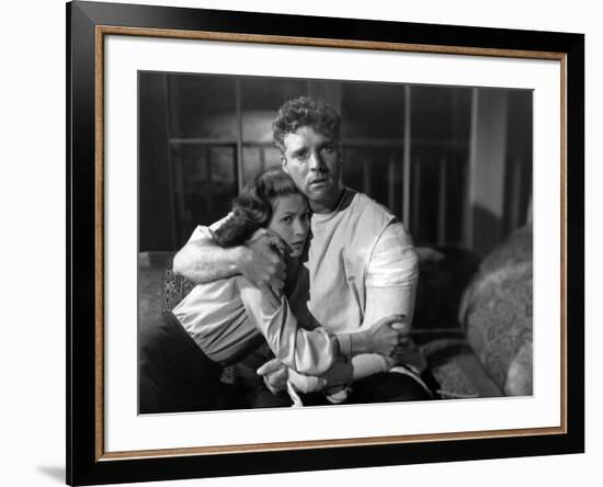 Pour toi j'ai tue CRISS CROSS by RobertSiodmak with Yvonne by Carlo, Burt Lancaster, 1949 (b/w phot-null-Framed Photo