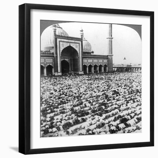 Praying at Jumma Musjid, Delhi, India, 1904-Underwood & Underwood-Framed Giclee Print