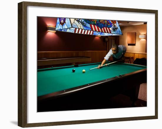 Pres Barack Obama Plays Game of Pool Following Conclusion of G8 Summit, Camp David, May 19, 2012-null-Framed Photo