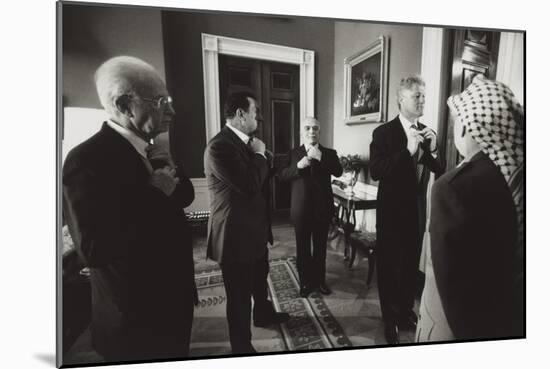 Pres. Clinton and Middle East Leaders before Signing to Extend Palestinian Rule on the West Bank-null-Mounted Premium Photographic Print