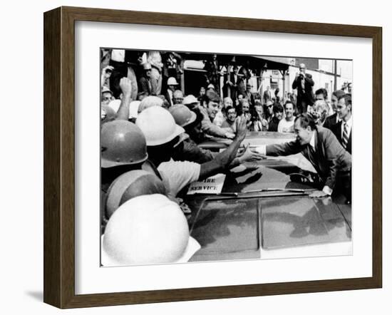 Pres Richard Nixon Shake Hands with Construction Workers from IBM Building, Chicago, Sept 17, 1970-null-Framed Photo