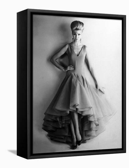 Presentation in February 1961 of Fashion by Nina Ricci for Spring-Summer 1961 : Evening Dress-null-Framed Stretched Canvas