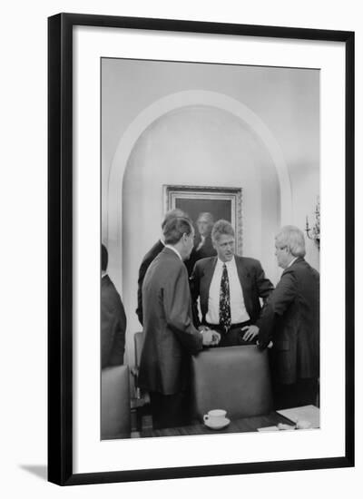 President Bill Clinton Meet with Republican Congressional Leaders in 1993-null-Framed Photo