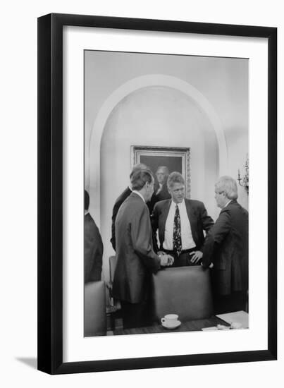 President Bill Clinton Meet with Republican Congressional Leaders in 1993-null-Framed Photo