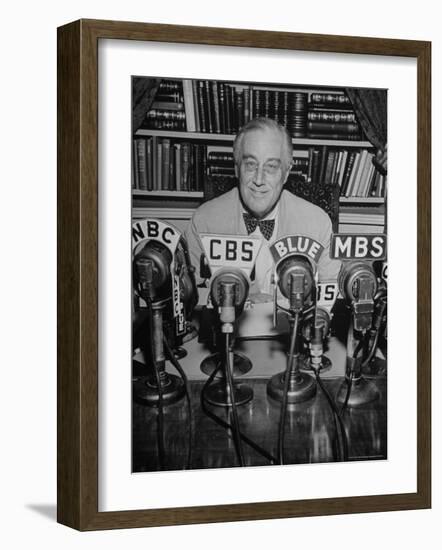 President Franklin D. Roosevelt, Broadcasting a Speech over the Radio from the White House-George Skadding-Framed Photographic Print