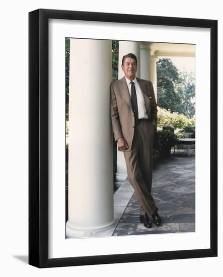 President Reagan on the White House Colonnade. August 17 1984. Po-Usp-Reagan_Na-12-0065M-null-Framed Photo