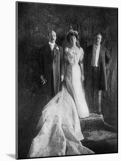 President Roosevelt and Mr and Mrs Longworth, 1906-null-Mounted Giclee Print