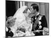 Prince Charles and His New Bride Diana Kiss on the Balcony of Buckingham Palace-null-Mounted Photographic Print