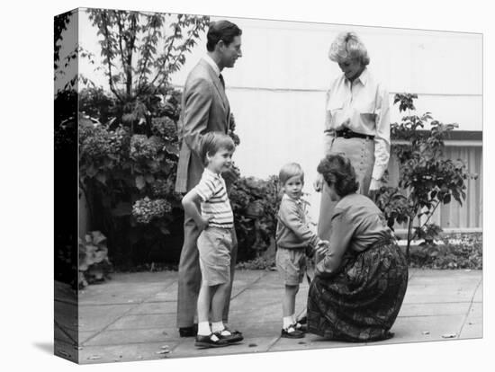 Prince Charles and Princess Diana with Prince William and Prince Harry, meet the headmistress as Ha-null-Stretched Canvas