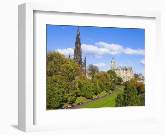 Princes Street Gardens, Edinburgh, Lothian, Scotland, Uk-Amanda Hall-Framed Photographic Print